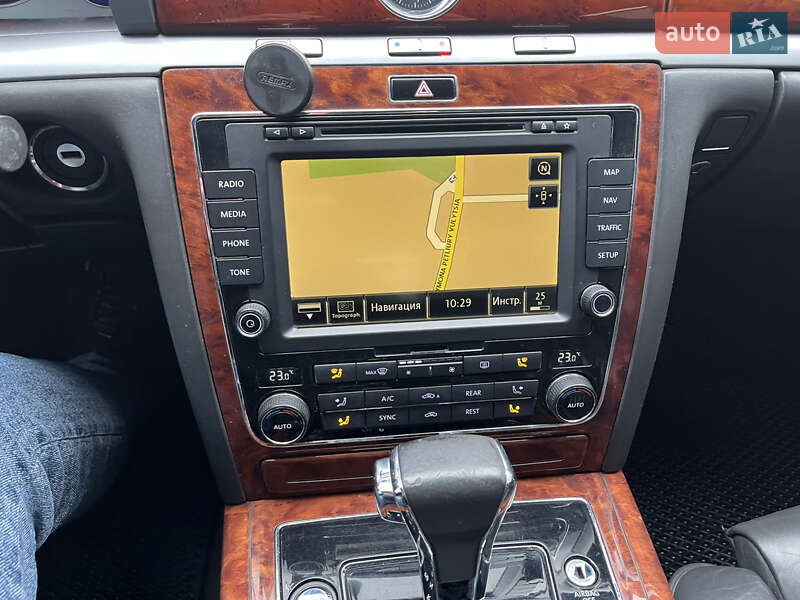 Седан Volkswagen Phaeton 2014 в Івано-Франківську