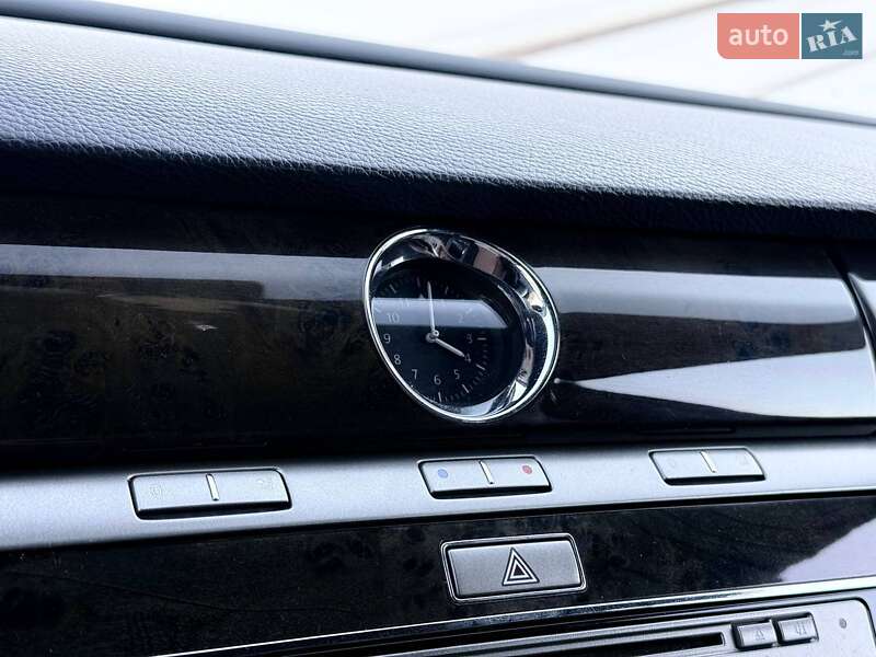 Седан Volkswagen Phaeton 2009 в Днепре