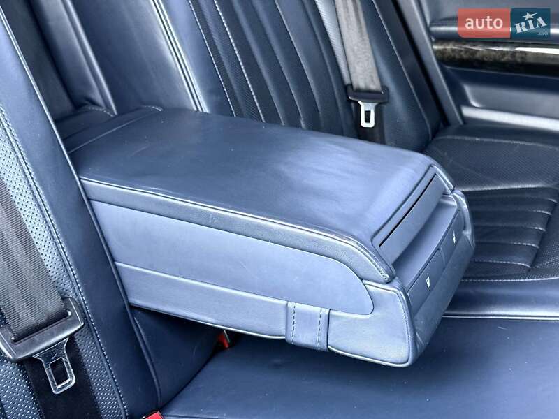Седан Volkswagen Phaeton 2009 в Днепре