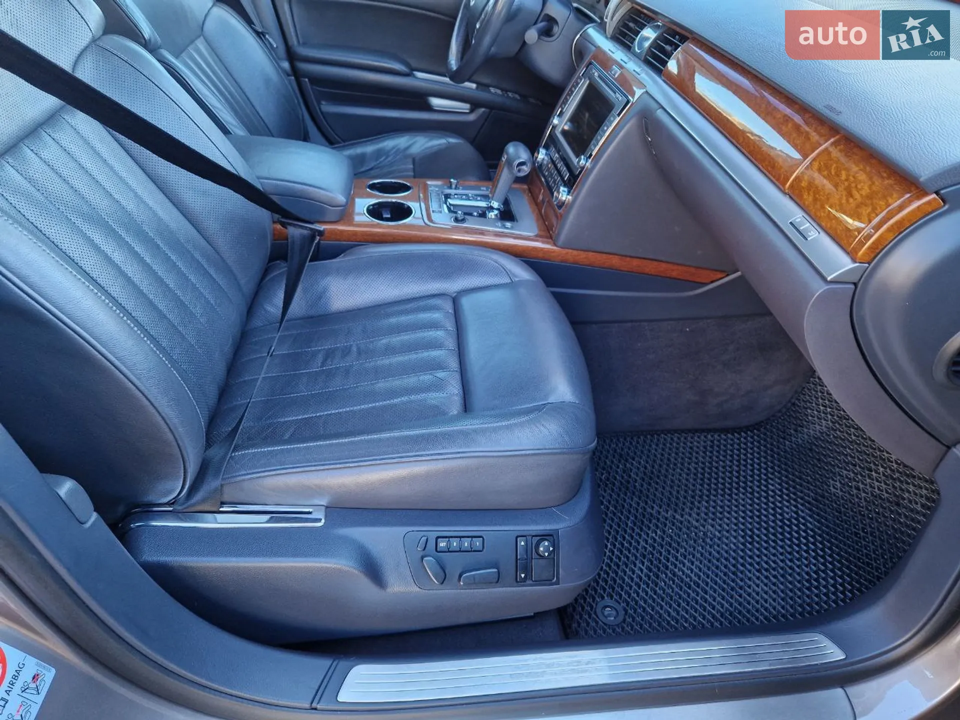 2014 Volkswagen Phaeton - мініатюра 27