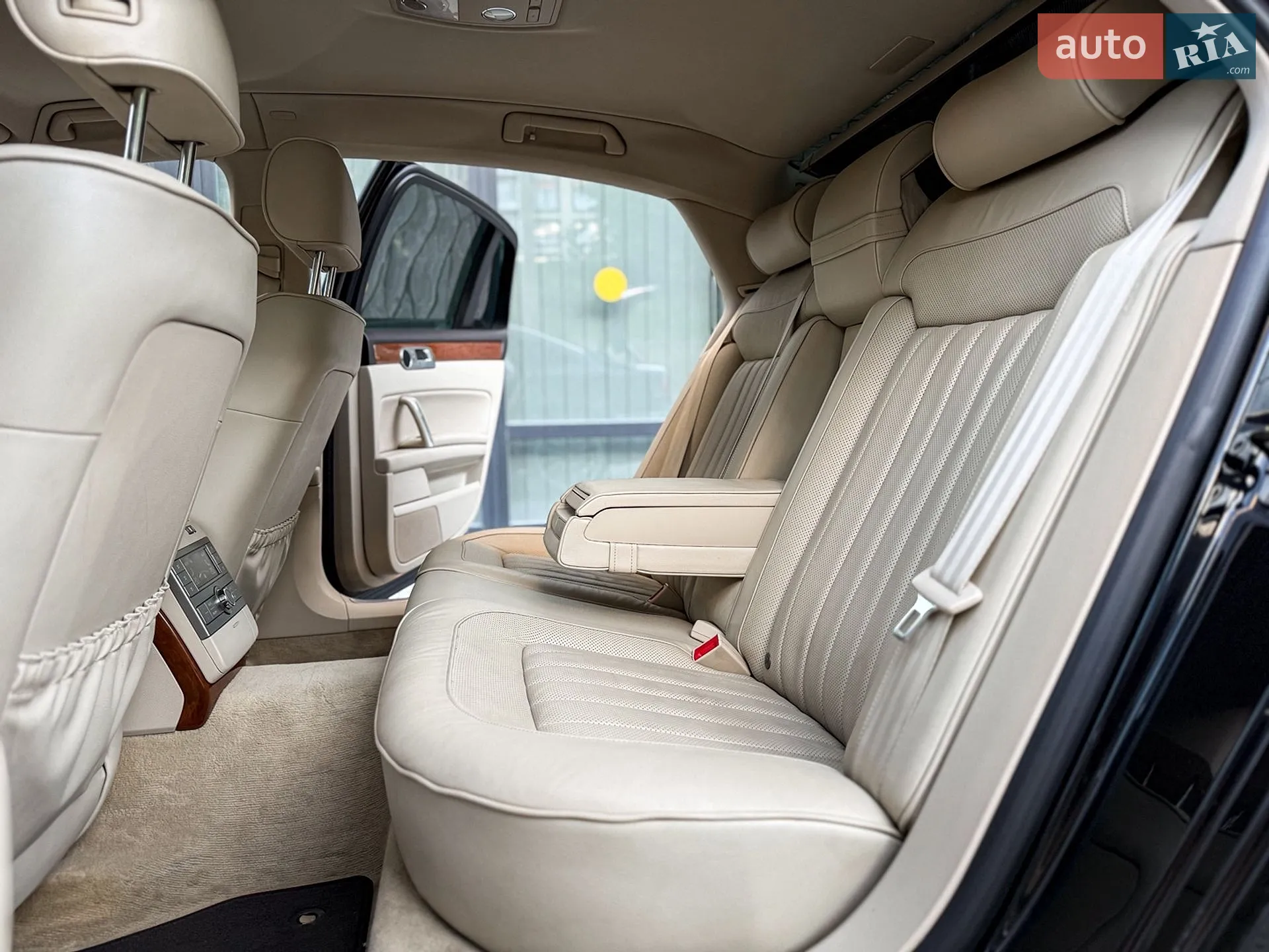 2010 Volkswagen Phaeton - мініатюра 24
