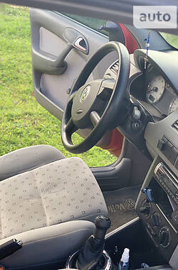 Хэтчбек Volkswagen Pointer 2006 в 