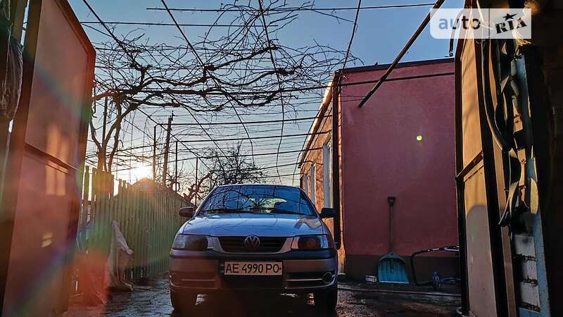 Хэтчбек Volkswagen Pointer 2006 в 