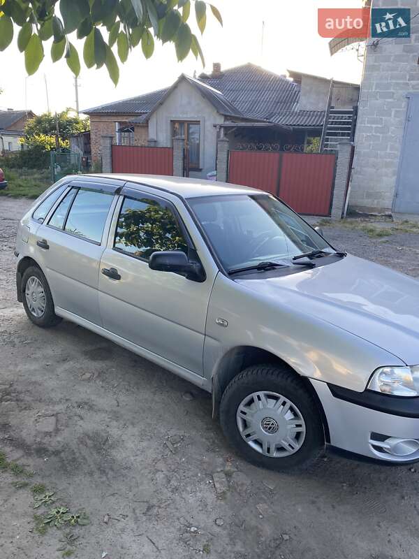 Volkswagen Pointer 2004