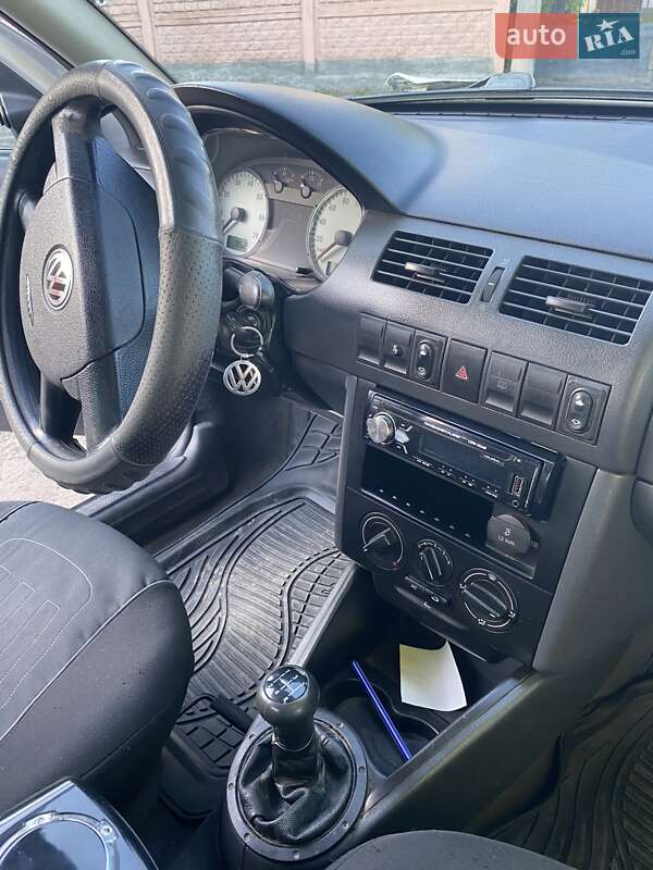 Хэтчбек Volkswagen Pointer 2004 в Сокале