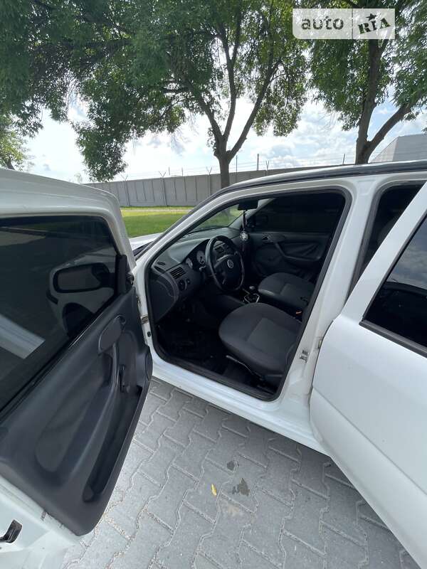 Хэтчбек Volkswagen Pointer 2004 в Львове