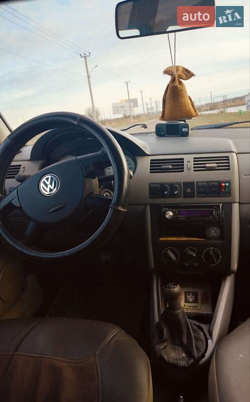 Хэтчбек Volkswagen Pointer 2005 в Черноморске