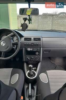 Хэтчбек Volkswagen Pointer 2004 в 