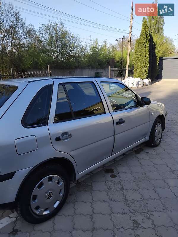 Хэтчбек Volkswagen Pointer 2006 в Черновцах