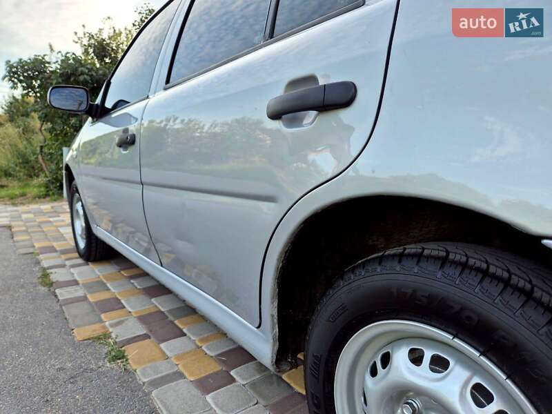 Хэтчбек Volkswagen Pointer 2004 в Обухове фото 5 Хэтчбек Volkswagen Pointer 2004 в Обухове