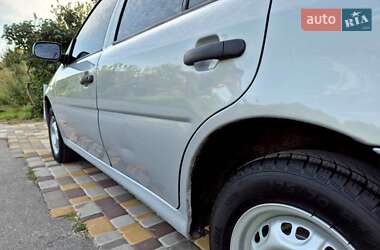 Хэтчбек Volkswagen Pointer 2004 в 