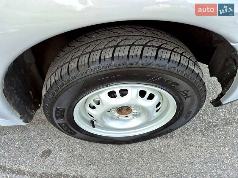 Хэтчбек Volkswagen Pointer 2004 в Обухове фото 16 Хэтчбек Volkswagen Pointer 2004 в Обухове