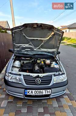 Хэтчбек Volkswagen Pointer 2004 в 
