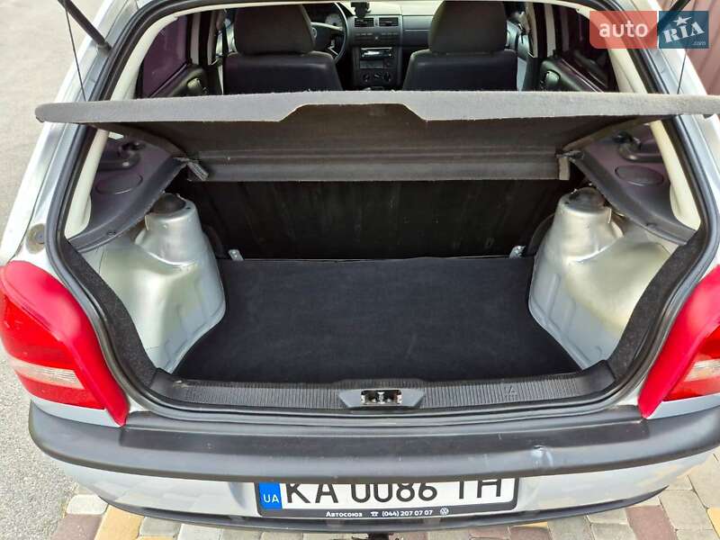 Хэтчбек Volkswagen Pointer 2004 в Обухове фото 22 Хэтчбек Volkswagen Pointer 2004 в Обухове