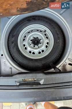 Хэтчбек Volkswagen Pointer 2004 в 