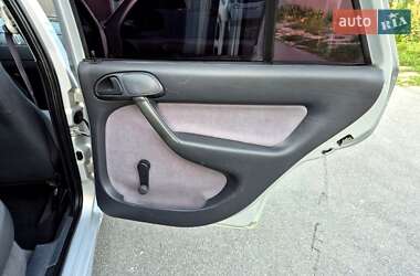 Хэтчбек Volkswagen Pointer 2004 в 