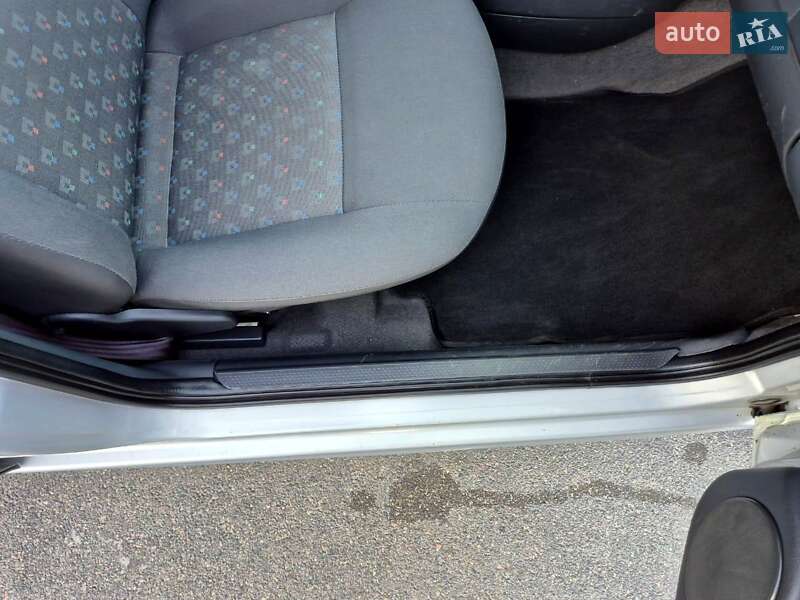 Хэтчбек Volkswagen Pointer 2004 в Обухове фото 42 Хэтчбек Volkswagen Pointer 2004 в Обухове