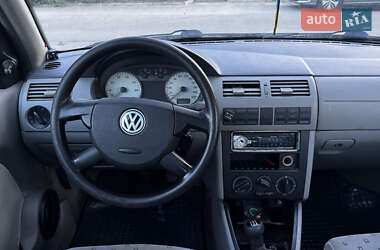 Хэтчбек Volkswagen Pointer 2005 в 