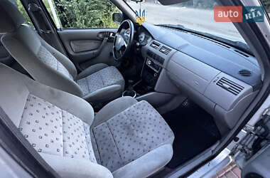 Хэтчбек Volkswagen Pointer 2005 в 