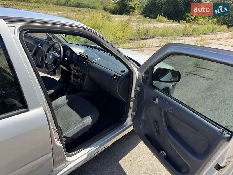 Хетчбек Volkswagen Pointer 2005 в Запоріжжі