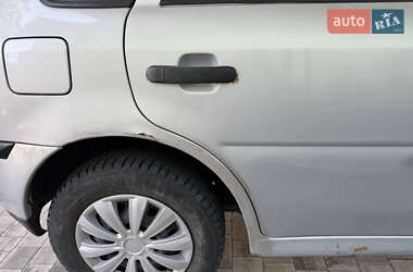 Хэтчбек Volkswagen Pointer 2005 в 
