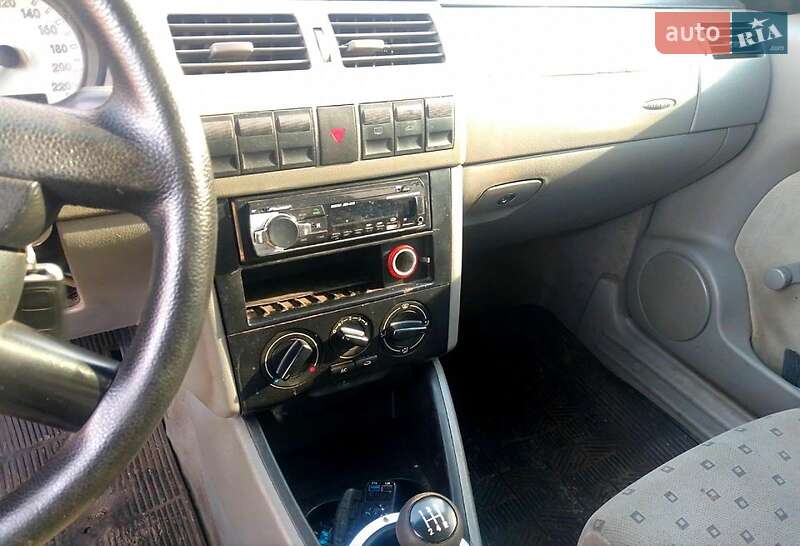 Хетчбек Volkswagen Pointer 2006 в Кривому Розі фото 8 Хетчбек Volkswagen Pointer 2006 в Кривому Розі