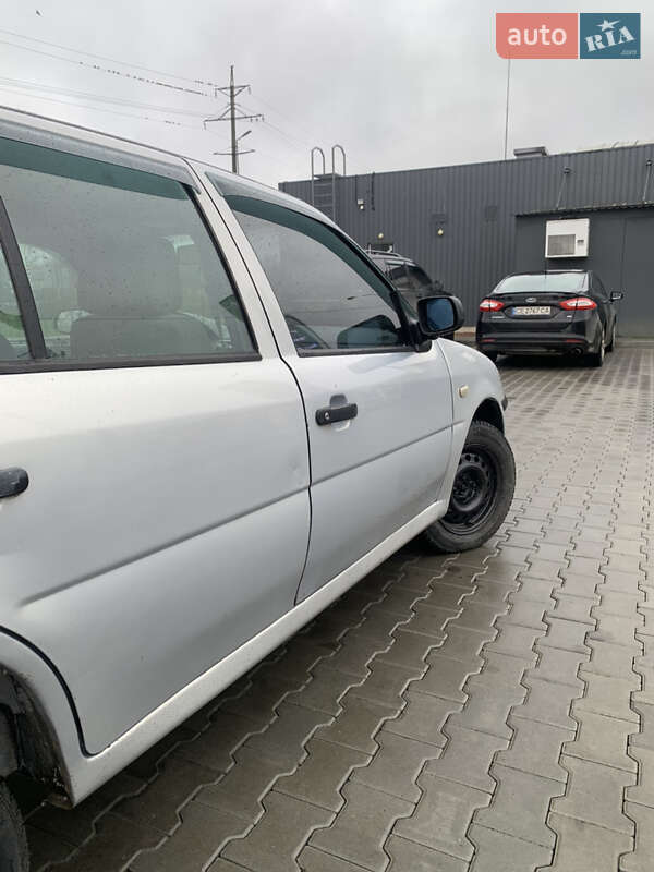 Хэтчбек Volkswagen Pointer 2006 в Черновцах