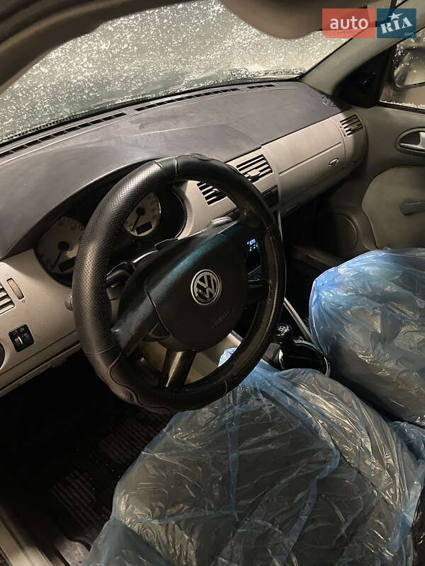 Хэтчбек Volkswagen Pointer 2006 в Каменском