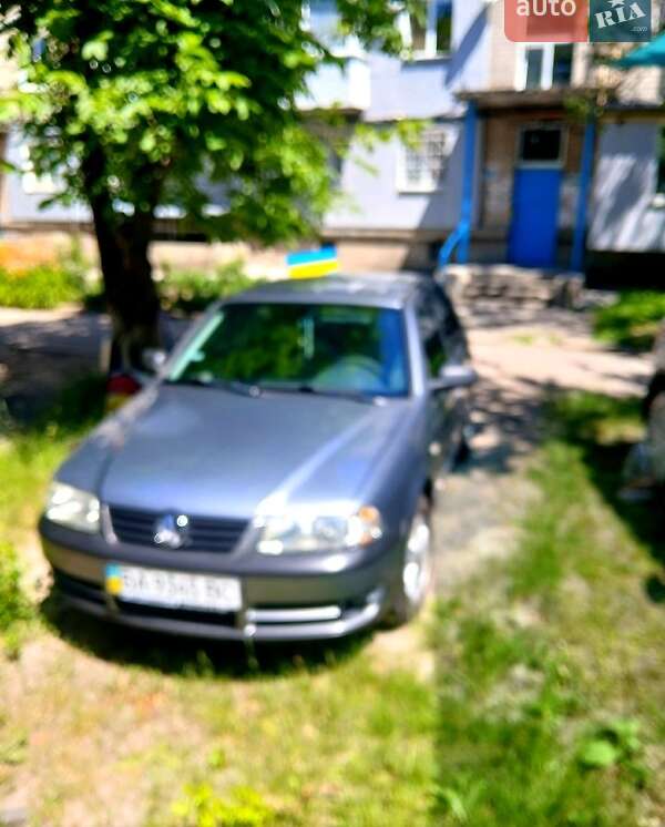 Volkswagen Pointer 2005