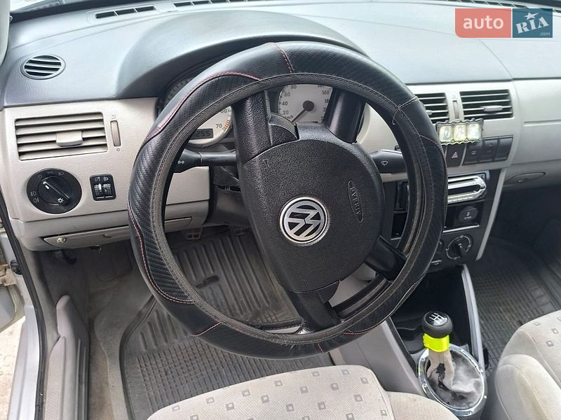 Хетчбек Volkswagen Pointer 2005 в Ірпені