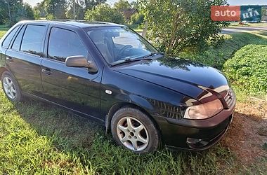 Хэтчбек Volkswagen Pointer 2006 в Черновцах