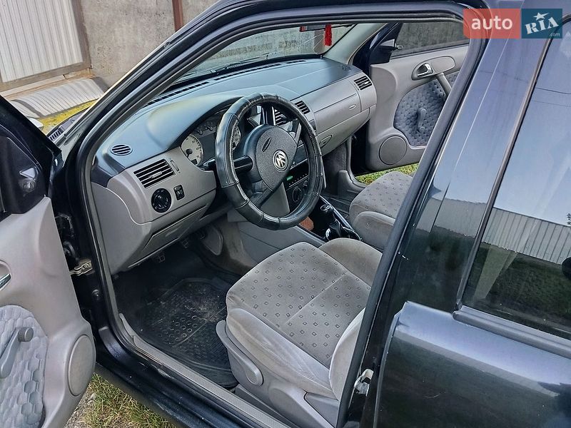 Хэтчбек Volkswagen Pointer 2006 в Черновцах