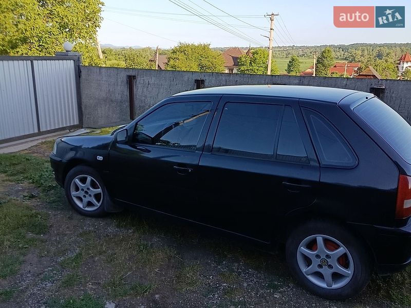 Хэтчбек Volkswagen Pointer 2006 в Черновцах
