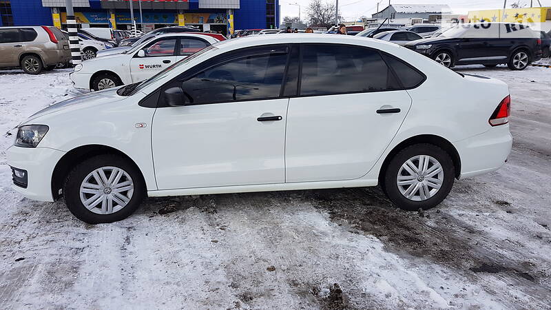 Седан Volkswagen Polo 2016 в Дніпрі