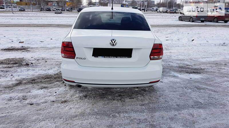 Седан Volkswagen Polo 2016 в Дніпрі