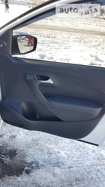 Седан Volkswagen Polo 2016 в Дніпрі