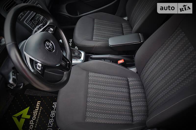 Седан Volkswagen Polo 2018 в Киеве