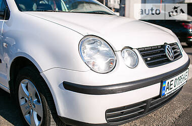Хетчбек Volkswagen Polo 2003 в 