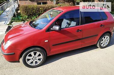 Хетчбек Volkswagen Polo 2003 в 