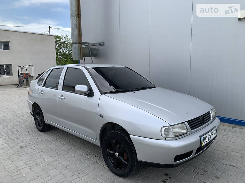 Седан Volkswagen Polo 2000 в Тернополі