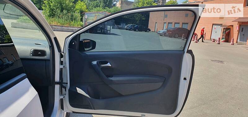 Хетчбек Volkswagen Polo 2013 в Києві фото 11 Хетчбек Volkswagen Polo 2013 в Києві