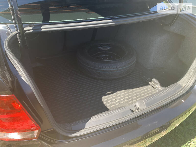 Седан Volkswagen Polo 2011 в Києві