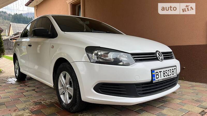 Седан Volkswagen Polo 2013 в Великому Березному