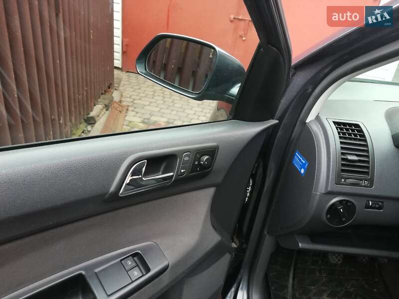 Хетчбек Volkswagen Polo 2005 в Рівному