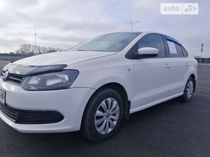 Седан Volkswagen Polo 2013 в Днепре