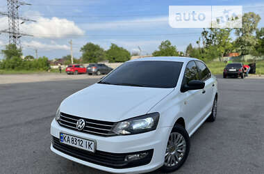 Седан Volkswagen Polo 2016 в 