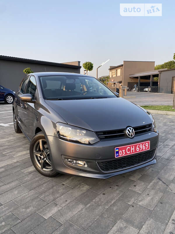 Хэтчбек Volkswagen Polo 2010 в 