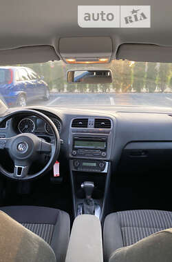 Хэтчбек Volkswagen Polo 2010 в 