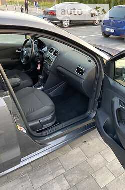 Хэтчбек Volkswagen Polo 2010 в 