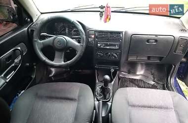 Седан Volkswagen Polo 1998 в 